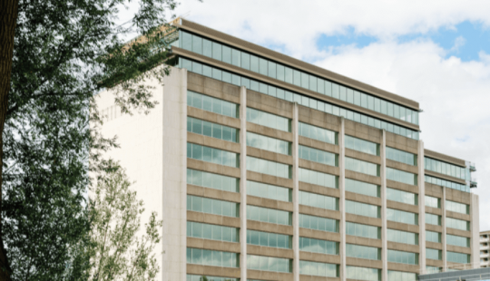 Rembrandt Park One in Amsterdam, een grootschalige herontwikkeling waar Bosman bijdraagt aan duurzame en innovatieve installaties in een levendige stadsomgeving.