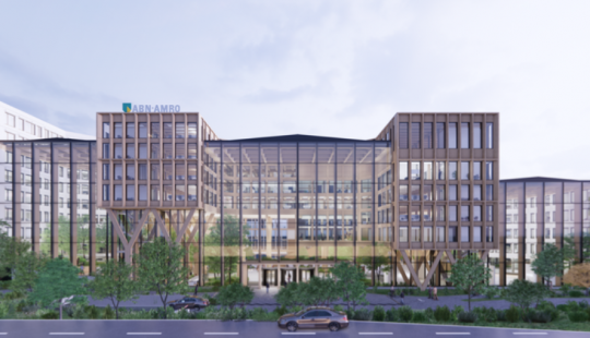Impressie van het nieuwe ABN AMRO hoofdkantoor in Amsterdam, een energiezuinig en circulair gebouw met moderne architectuur.